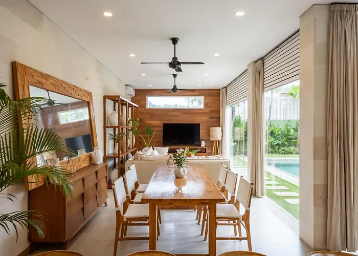 4br Villa, Private Pool, Walk To