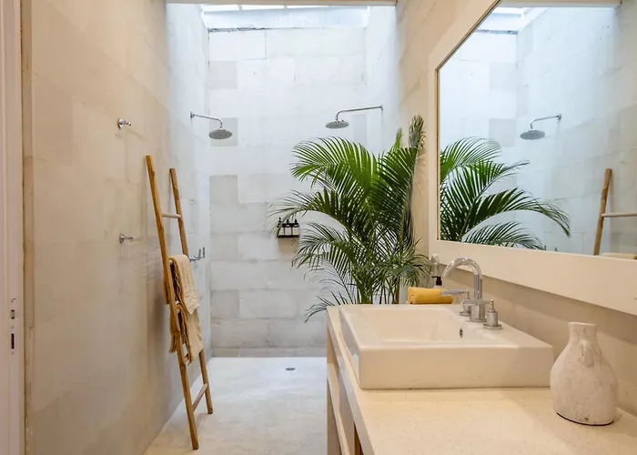 4br Villa, Private Pool, Walk To * Canggu