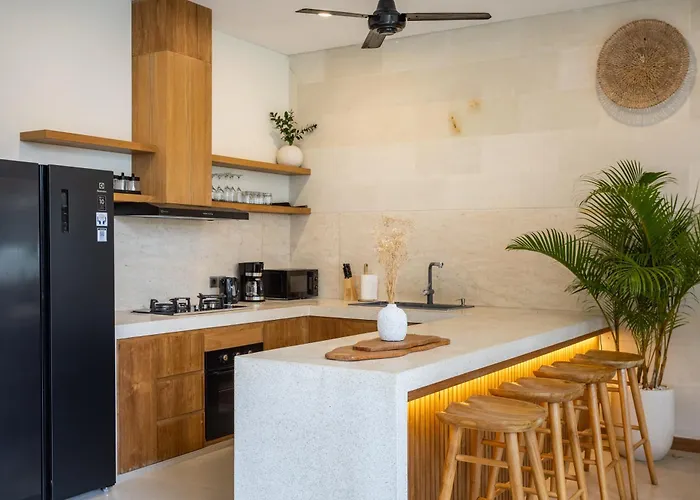 4br Villa, Private Pool, Walk To *