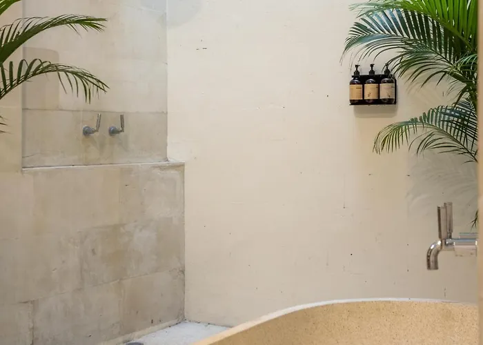 4br Villa, Private Pool, Walk To Apartamento *