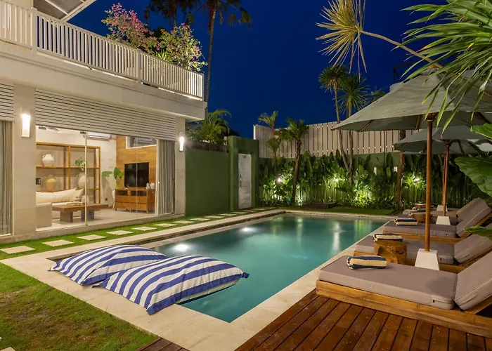 4br Villa, Private Pool, Walk To