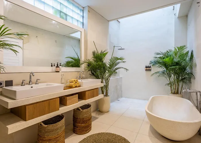4br Villa, Private Pool, Walk To Apartamento