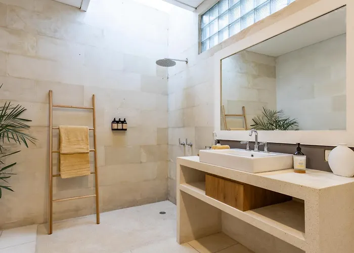 4br Villa, Private Pool, Walk To Apartamento *