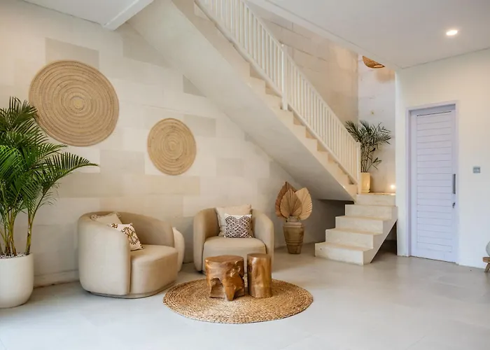 4br Villa, Private Pool, Walk To